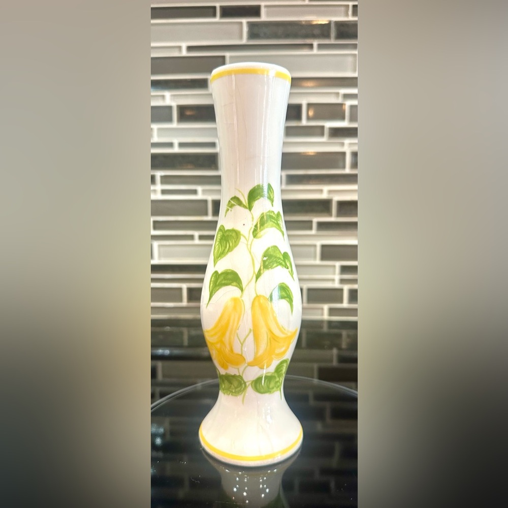 Vtg 1981 F.T.D.A Honeysuckle Ceramic Hand-Painted 8" Vase Portugal Green Yellow